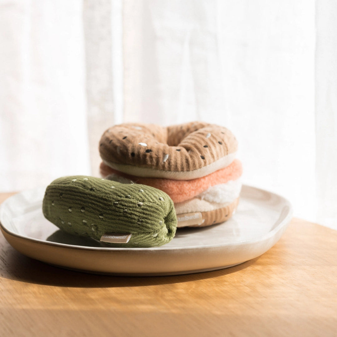 Bagel + Pickle//Enrichment Dog Toy